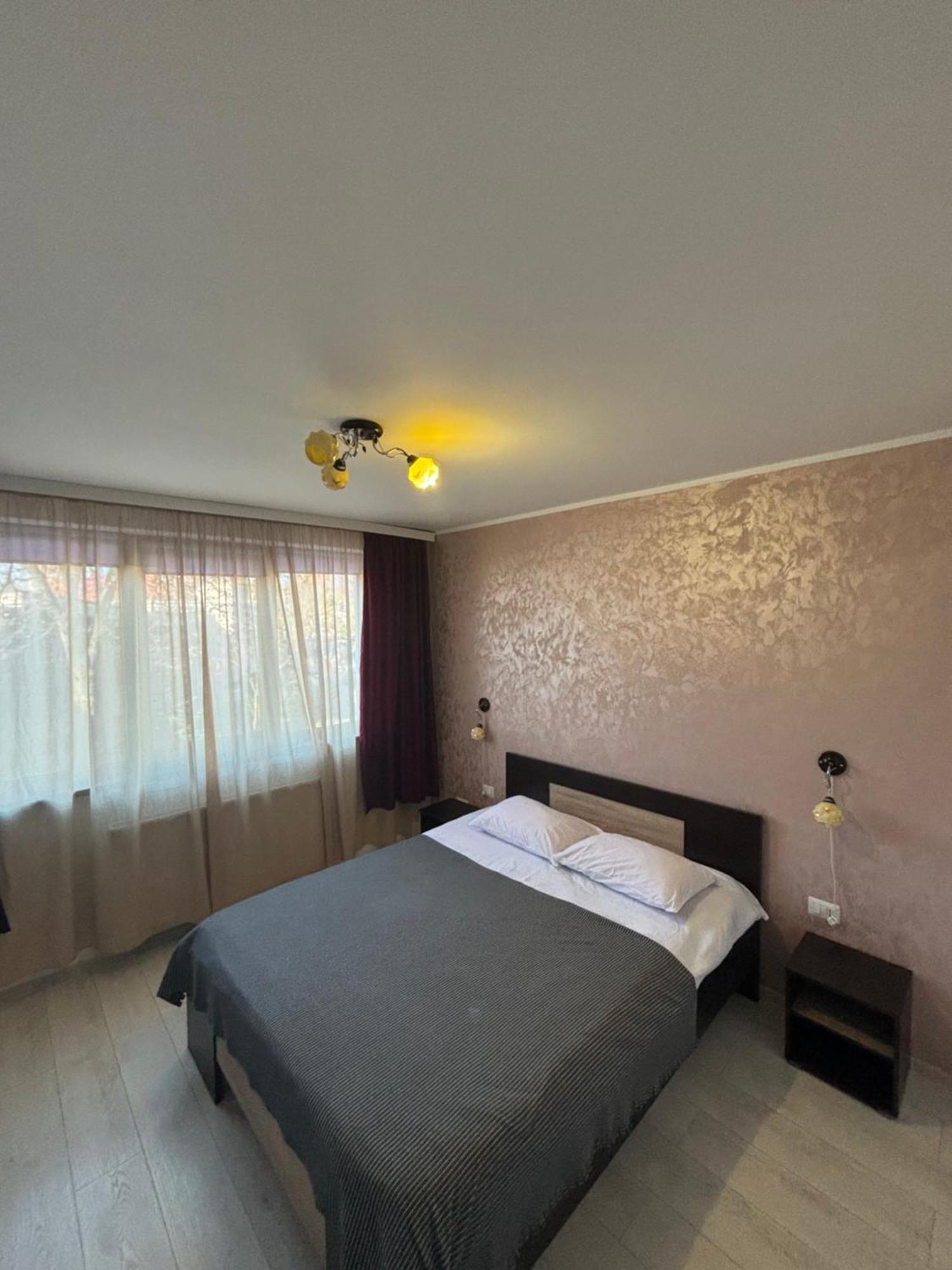 Km 0 Residence Piatra Neamţ Exteriör bild