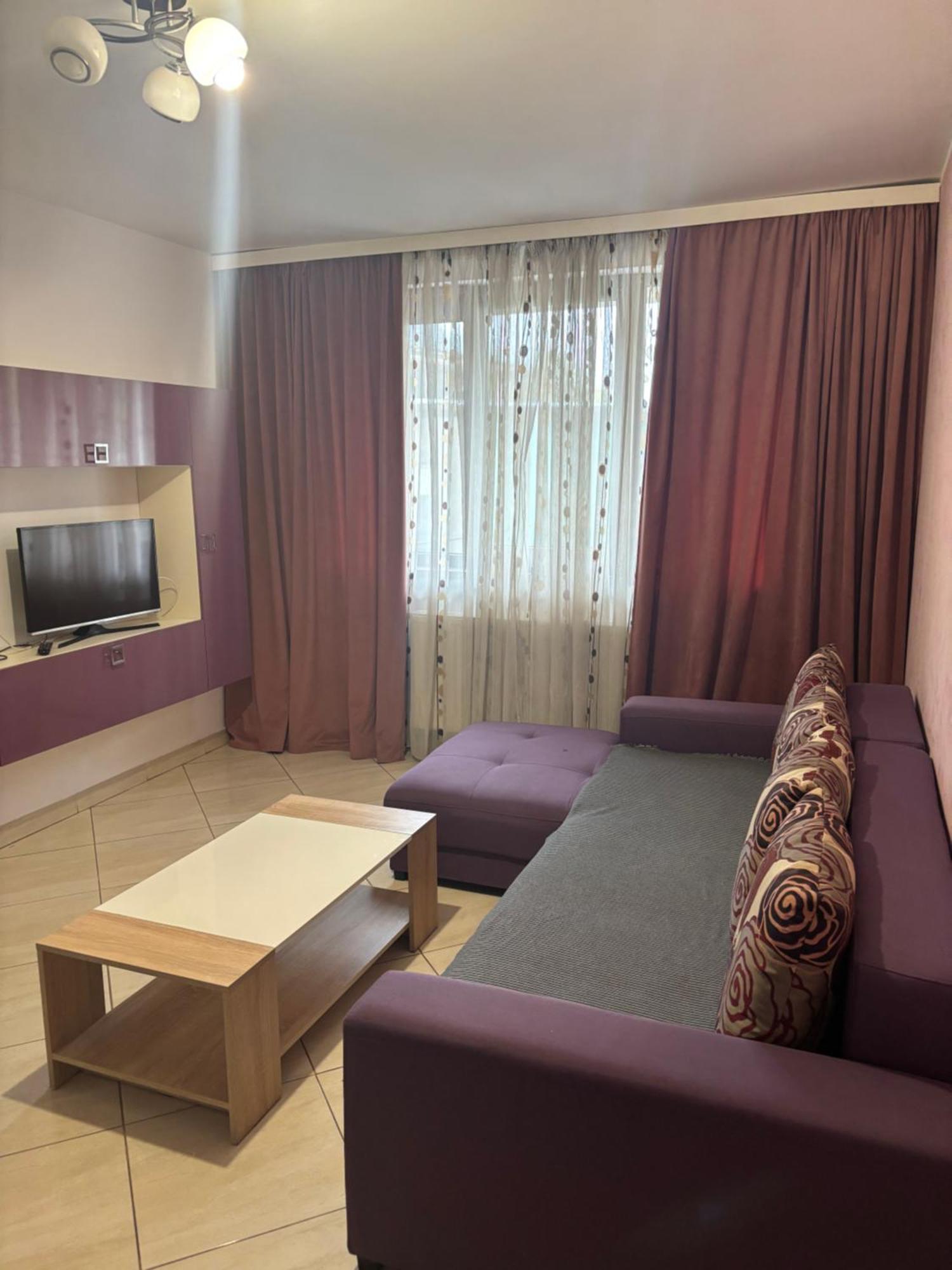 Km 0 Residence Piatra Neamţ Exteriör bild